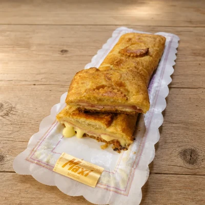 Empanada de Jamón y Queso