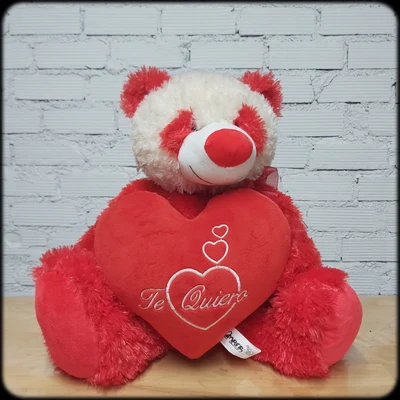 Panda rojo grande con corazón