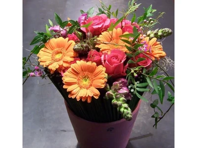 Arreglo de Flores con Base Toscana