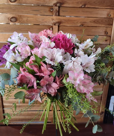 Bouquet de Alstroemeria colores