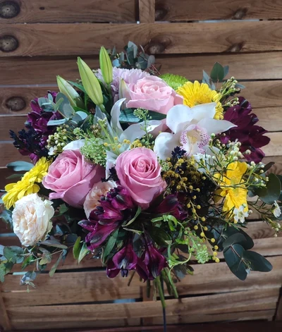 Ramo variado con Rosas
