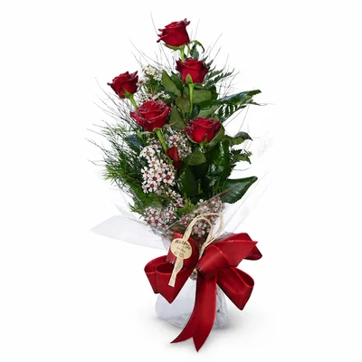 Ramo de Rosas Rojas en Plano