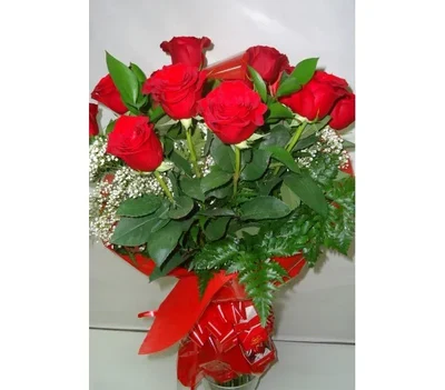 Ramo de 12 Rosas Rojas con Bombones