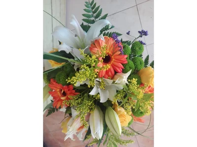 Ramo de Flores tonos Anaranjados