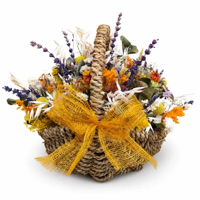 Cesta mimbre con flor seca y preservada