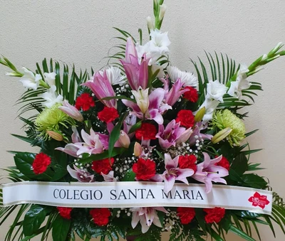 Centro Funerario de Lilium Oriental y Claveles