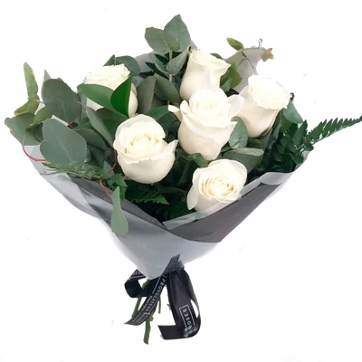 Ramo de Rosas Blancas + Verdes de temporada