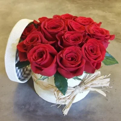 Caja Sombrerera de Rosas Rojas