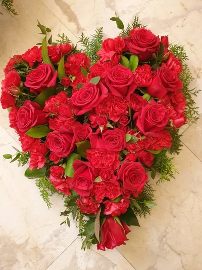 Corazón Funerario Rojo