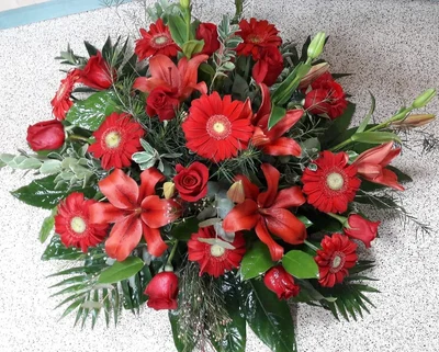 Ramo de Flores tonos rojos