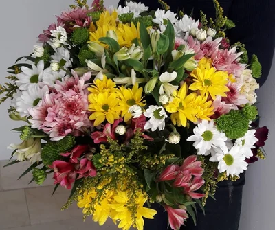 Ramo de Margaritas y Alstroemeria