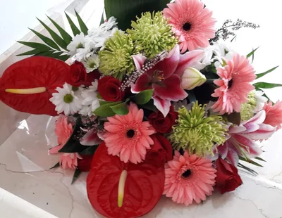 Ramo de Rosas y Flores
