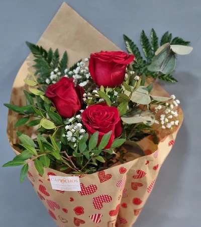 Detalle de Rosas Rojas Preparadas