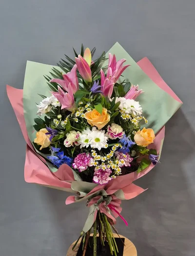Ramo de Flores Variado a una cara