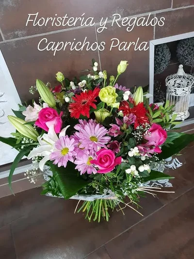 Ramo de Flores Variado con Rosas