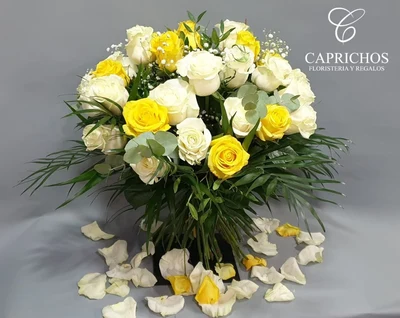 Ramo de Rosas Blancas y Amarillas