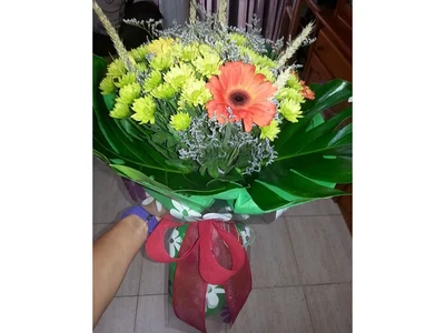 Ramo de Flores de Crisantemos y Gerberas