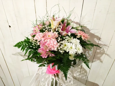 Ramo de Flores tonos Rosas y Blancos