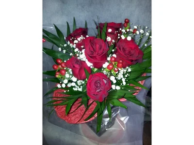 Bouquet Rosas Rojas Estructura Corazón