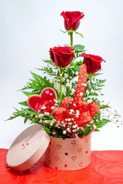 Caja sombrerero 3 Rosas Rojas
