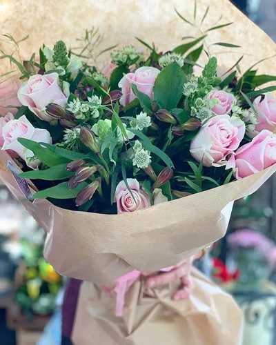 Ramo de Rosas y Flores tonos Rosas
