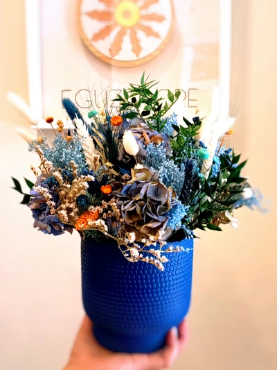 Arreglo seco tonos azules