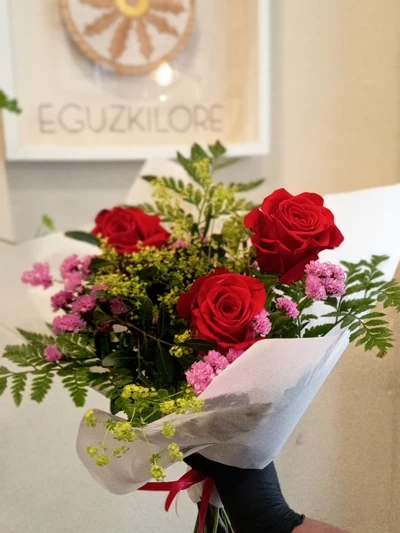 Ramo Rosas Rojas