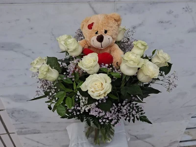 Ramo de Rosas Blancas + Peluche