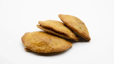 Empanadilla de queso de cabra y cebolla