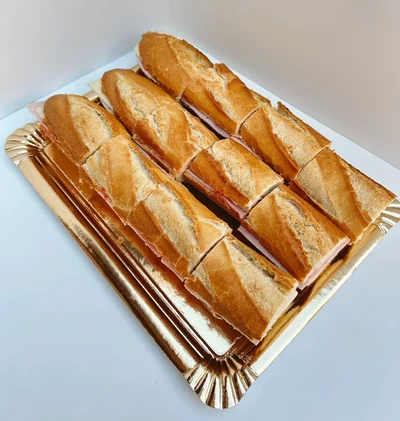 Bocadillo de baguette cortados a 4 Bikini
