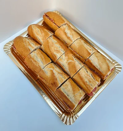 Bocadillo de baguette cortados a 4 Fuet