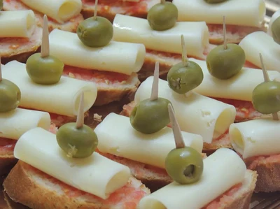 Montaditos de Queso / Barquetes de Formatge
