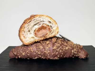 Croissant Ferrero (avellana)