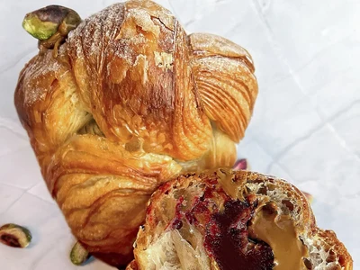 Nudo Croissant Pistacho Cereza