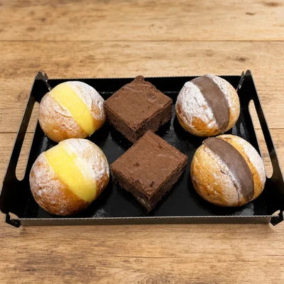 Bandexa Bocatin brioche recheo de crema, crema de chocolate e brownie