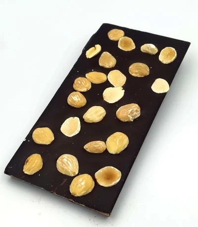 Tableta de Chocolate negro con almendra