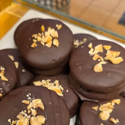 Alfajor mini cacahuete y caramelo salado