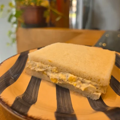 Sandwich de miga de Trufa y huevo