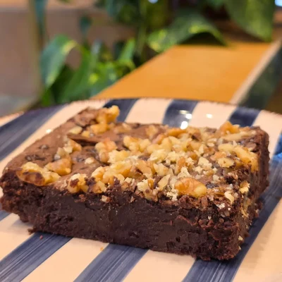 Ración brownie nuez y sal