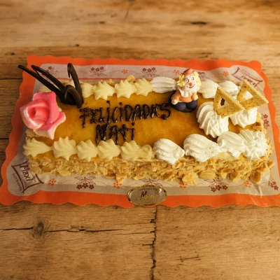 Tarta de Hojaldre Nata y yema con FOTO