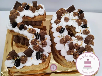 Number or Letter-Shaped Cake