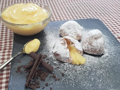 Bunyols de vent farcits de crema