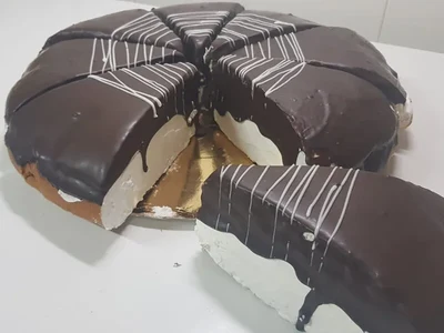 Roda de Cuña de nata e chocolate