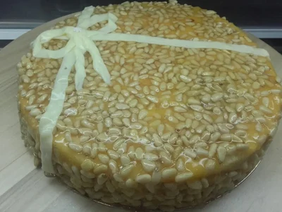 Pastís de Crema de Vainilla, Canyella i Pinyons