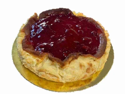 Pastís Enfornat de Formatge i Melmelada de Maduixes