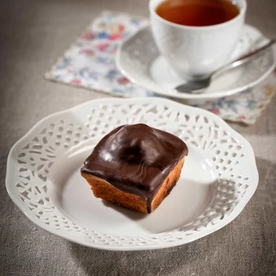 Almorzo. Biscoito con chocolate.