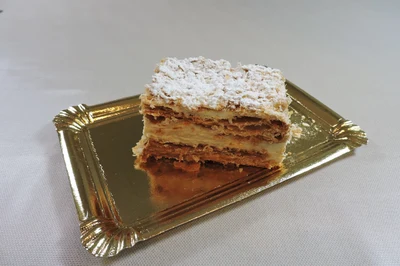 Milhoja de nata y crema