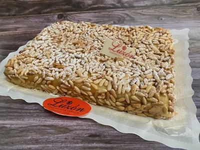 Tarta de Piñones