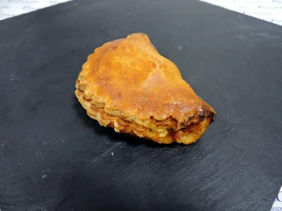 Bandexa de Empanadillas de Hojaldre de Verduras asadas e Atún.