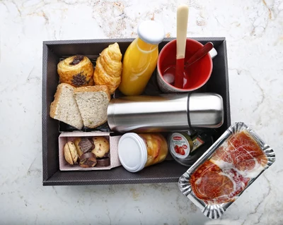 Almorzo doce e salgado unha persoa